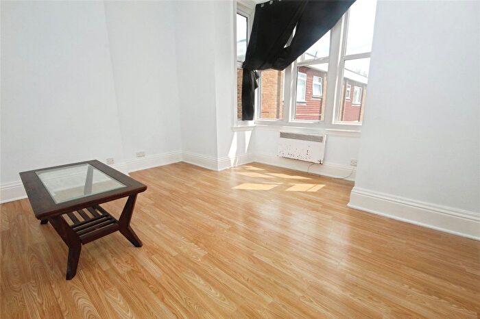 2 Bedroom Flat To Rent In Tennison Road, London, SE25