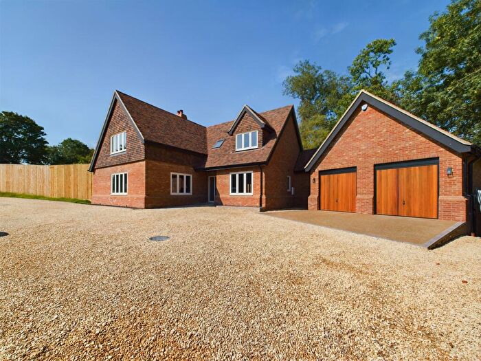 4 Bedroom Detached House To Rent In Appleyard Close, Whitchurch, Aylesbury, Buckinghamshire, HP22