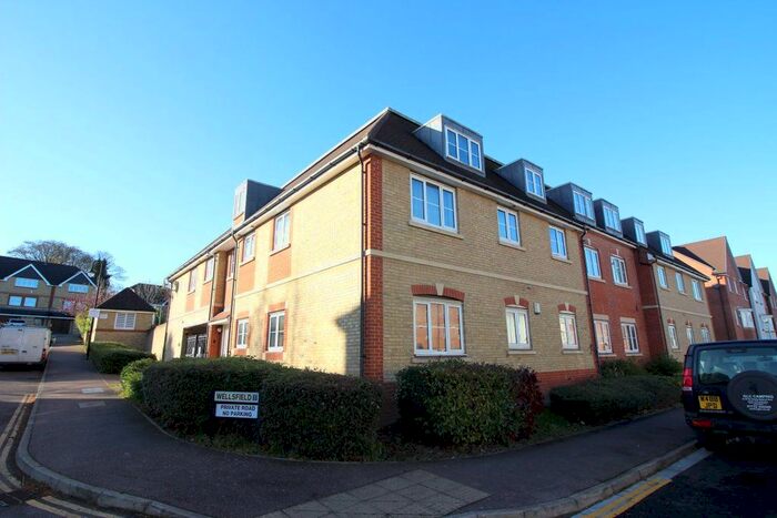 2 Bedroom Flat To Rent In Wellsfield, Bushey WD23