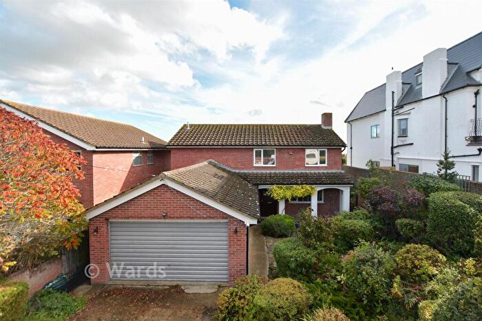 3 Bedroom Detached House For Sale In Stone Road, Broadstairs, Kent, CT10
