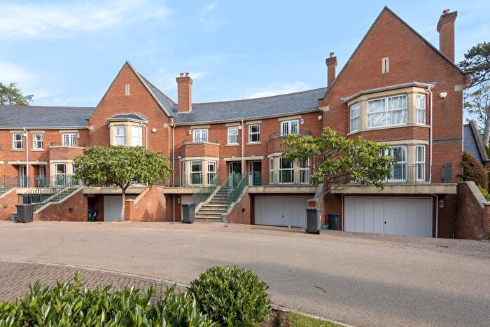 5 Bedroom Terraced House To Rent In Sandy Lane, St Ann's Park, GU25