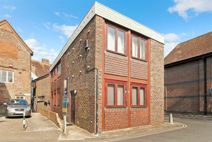 1 Bedroom Flat To Rent In Cooper Street, Chichester, PO19