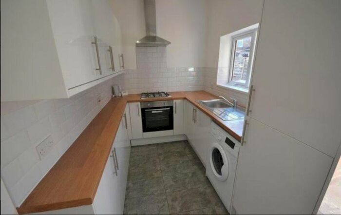 3 Bedroom Terraced House To Rent In Jarrom Street, Leicester, LE2