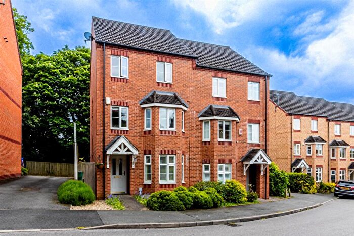 3 Bedroom Semi-Detached House For Sale In Highfields Park Drive, Derby, DE22