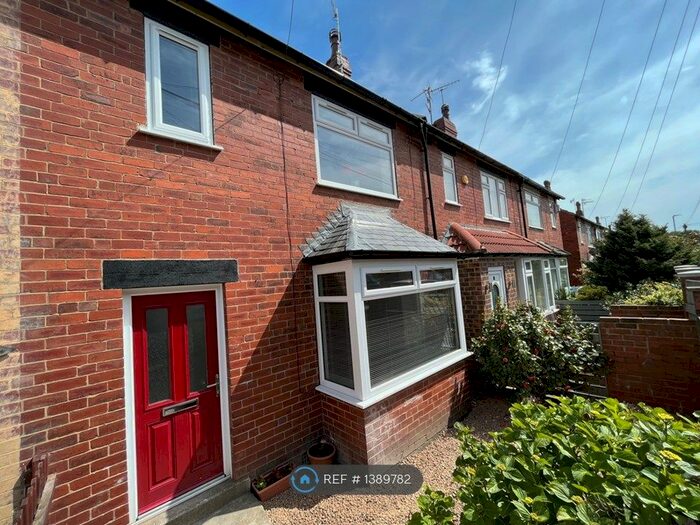 3 Bedroom Terraced House To Rent In Aston Place, Leeds, LS13