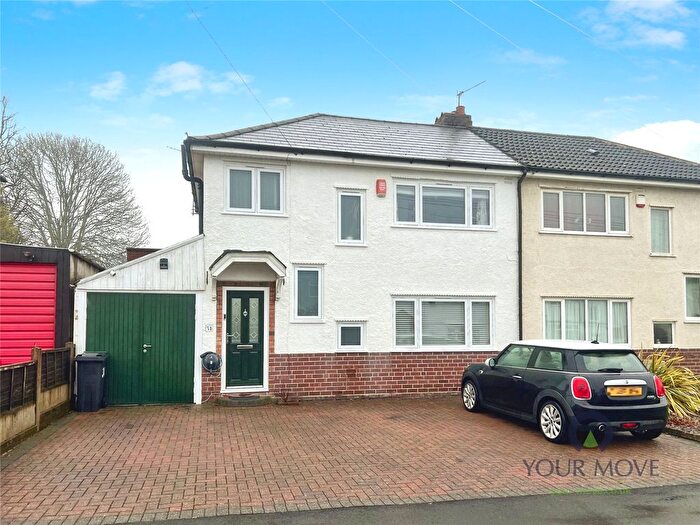 3 Bedroom Semi Detached House For Sale In Newlands Drive, Halesowen, West Midlands, B62