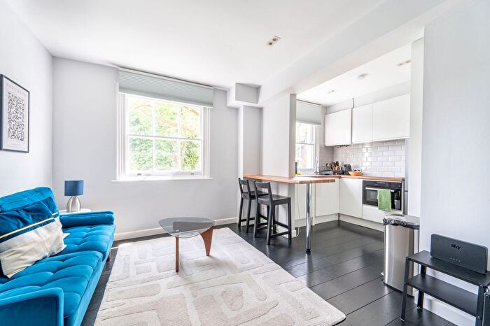 2 Bedroom Flat To Rent In Chepstow Road, Notting Hill, London, W2