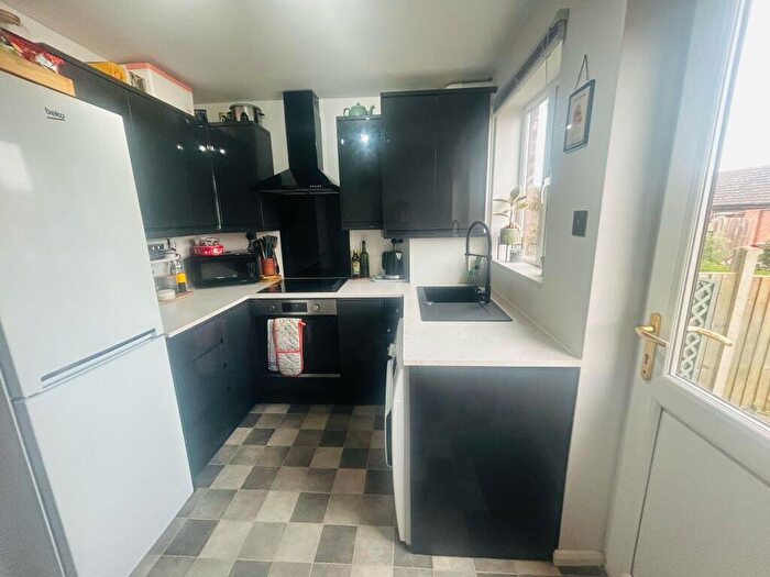 2 Bedroom House To Rent In Windmill View, LN1