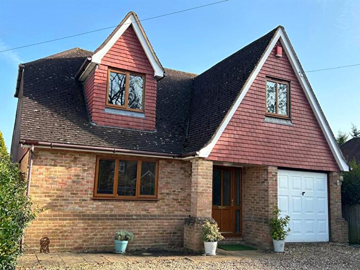 5 Bedroom Detached House For Sale In Moneyrow Green, Holyport, Maidenhead, SL6