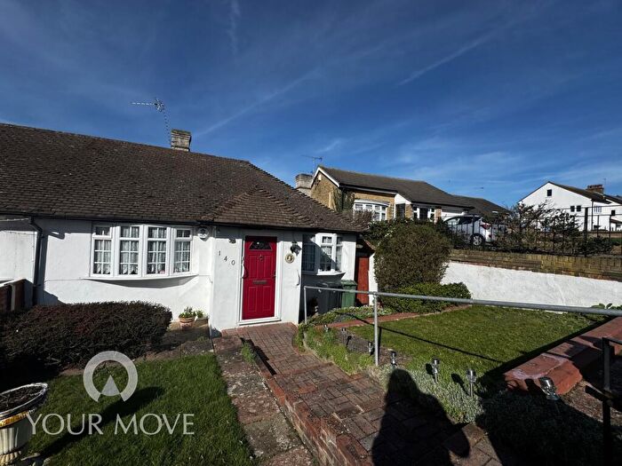 2 Bedroom Bungalow For Sale In Heath Lane, Dartford, DA1