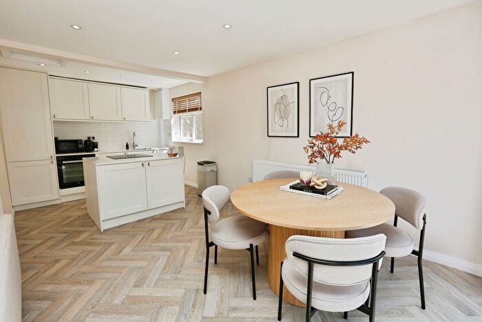 2 Bedroom Bungalow For Sale In Rother Dale, Southampton, Hampshire, SO19