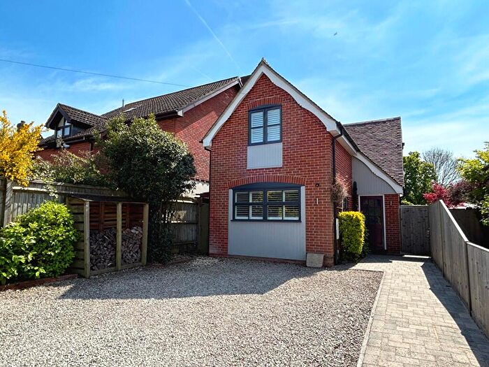3 Bedroom Detached House For Sale In Tattenham Road, Brockenhurst, SO42