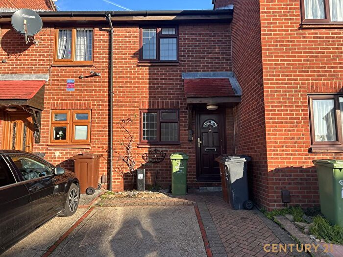 2 Bedroom Terraced House To Rent In Dagenham, RM9