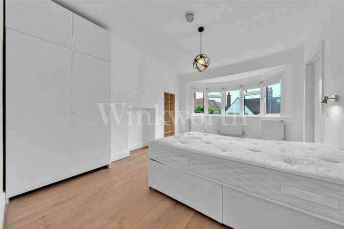 1 Bedroom Apartment To Rent In Wentworth Road, London, NW11