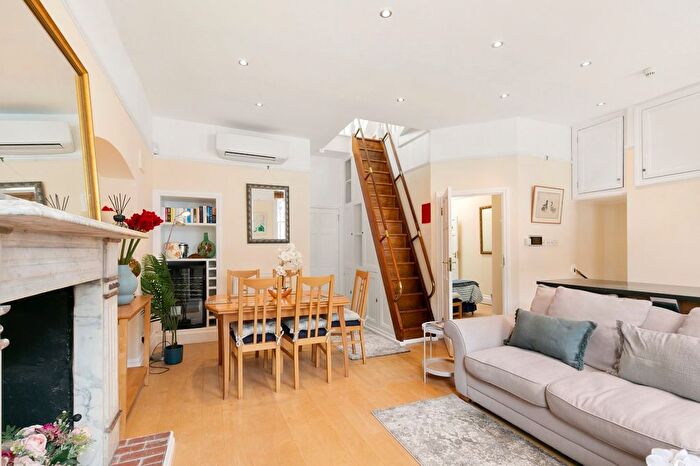 3 Bedroom Maisonette To Rent In Astwood Mews, South Kensington, SW7