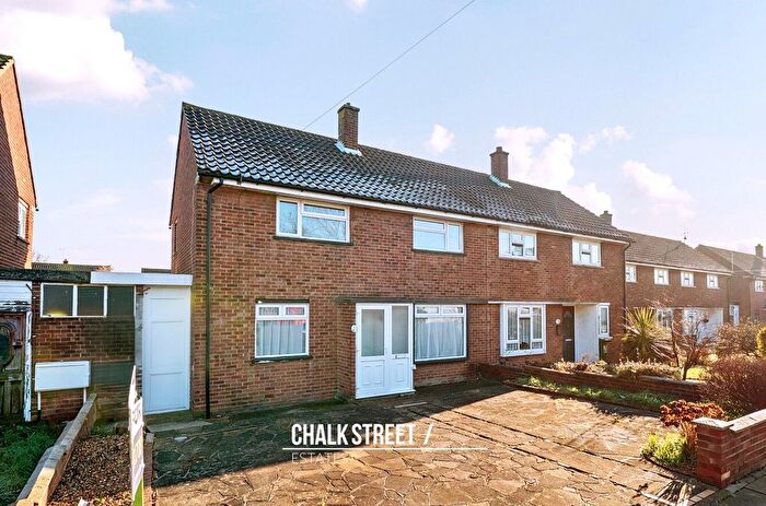 3 Bedroom Semi-Detached House For Sale In Moultrie Way, Upminster, RM14