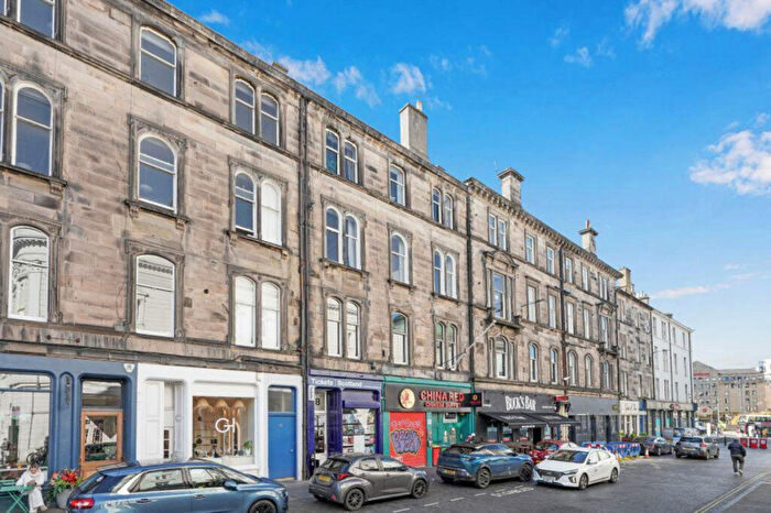 5 Bedroom Apartment To Rent In Grindlay Street, Edinburg, EH3