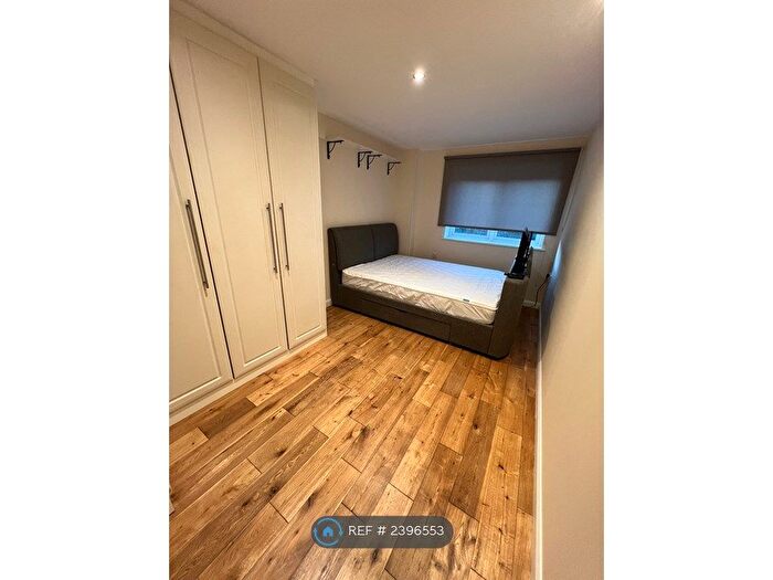 2 Bedroom Flat To Rent In Adrian House, London, E15