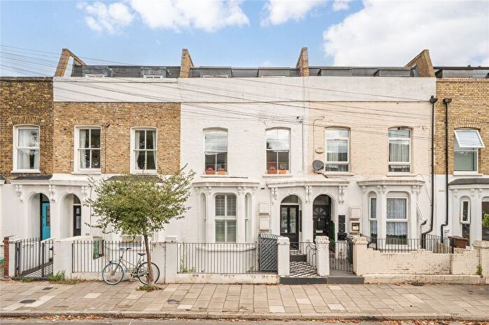 1 Bedroom Flat For Sale In Clifden Road, London, E5