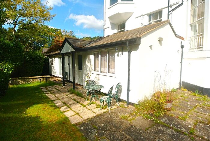 1 Bedroom Flat To Rent In Brooklands Road, Weybridge, KT13