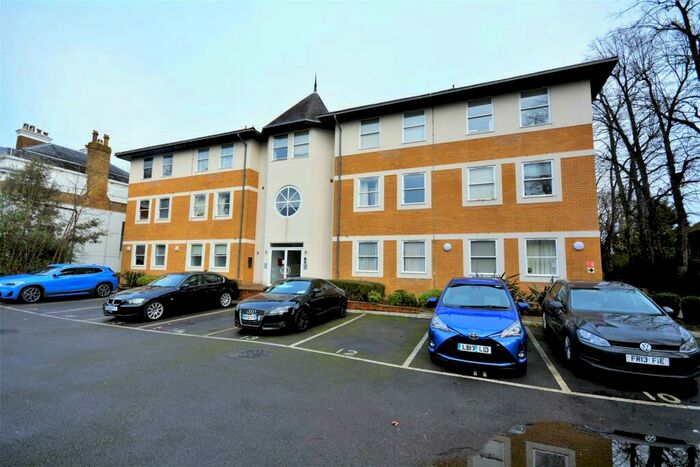 1 Bedroom Apartment To Rent In Cricket Green, Mitcham, CR4