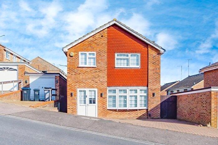 4 Bedroom Detached House To Rent In Peacock Gardens, South Croydon, CR2