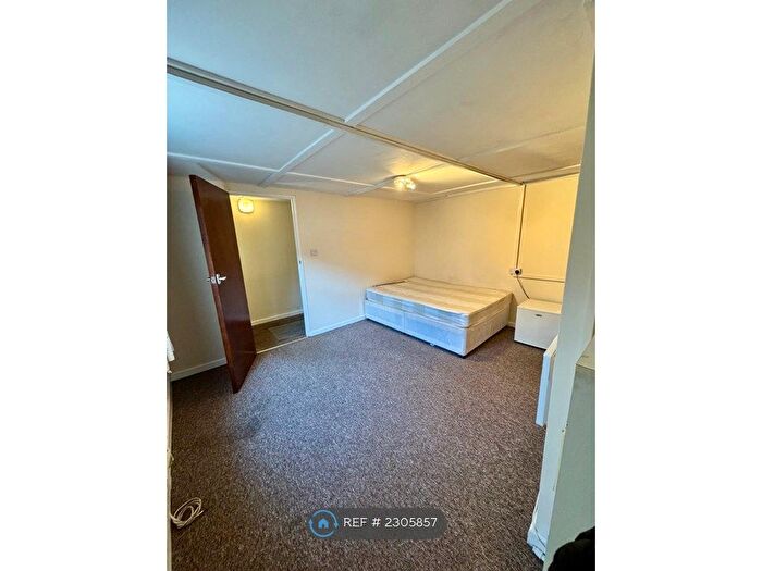 1 Bedroom Flat To Rent In Bedford Road, Reading, RG1