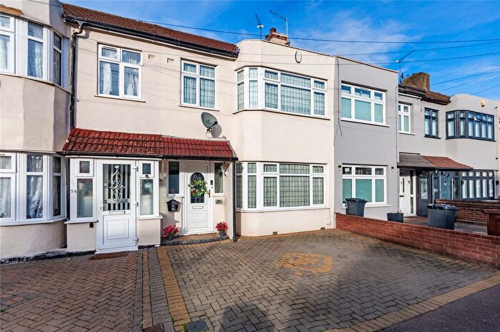 3 Bedroom Terraced House For Sale In Rosslyn Avenue, Dagenham, RM8