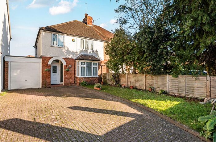 3 Bedroom Semi Detached House For Sale In Pond Head Lane, Earley, Reading, RG6