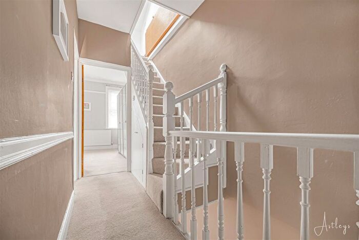 3 Bedroom Terraced House For Sale In Woodville Road, Mumbles, Swansea, SA3