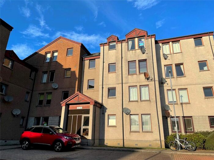 2 Bedroom Flat To Rent In Headland Court, Aberdeen, AB10