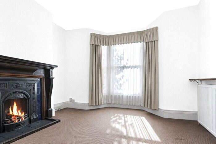 2 Bedroom Flat To Rent In Vaughan Road, Straford, London, E15