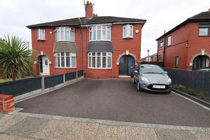 3 Bedroom Semi-Detached House For Sale In Chorley New Road, Horwich, Bolton, BL6