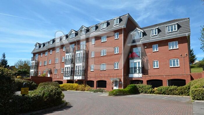 2 Bedroom Flat To Rent In Henley Road, Caversham, Reading, RG4