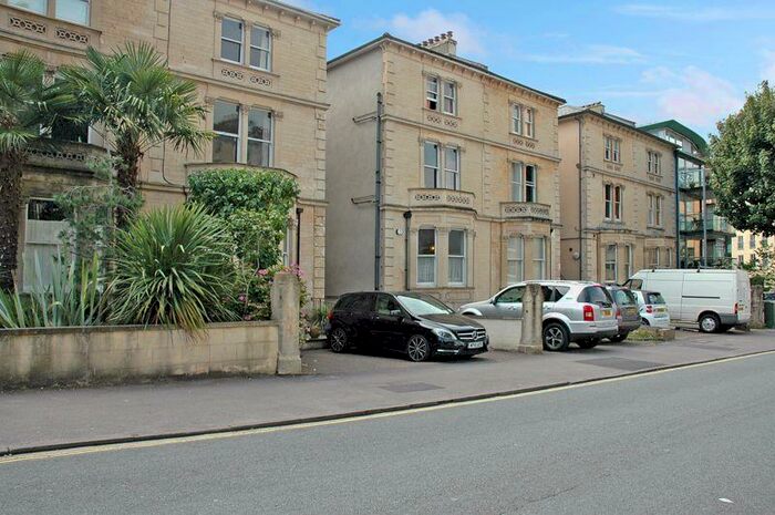 2 Bedroom Flat To Rent In Merchants Road, Bristol, BS8