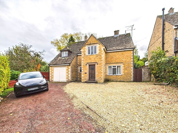 5 Bedroom Detached House For Sale In Swan Lane, Burford, OX18