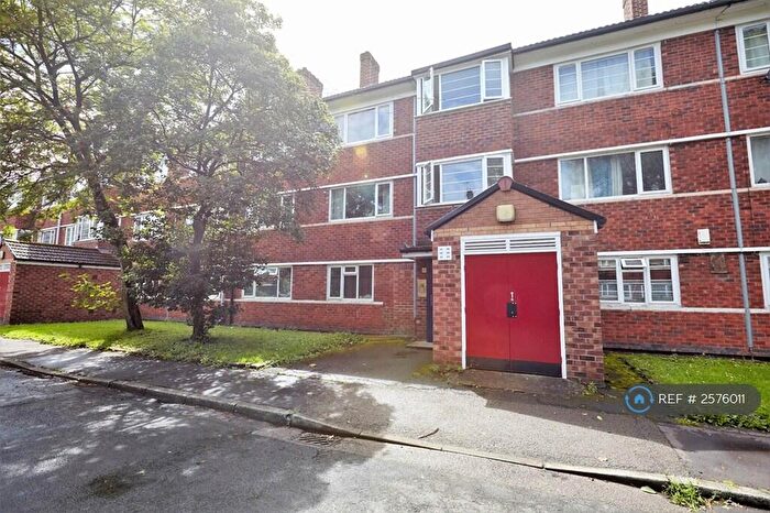 2 Bedroom Flat To Rent In Hulme, Manchester, M15