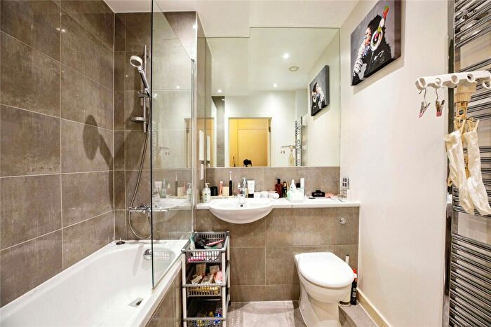 1 Bedroom Apartment For Sale In Amelia Street, London, SE17