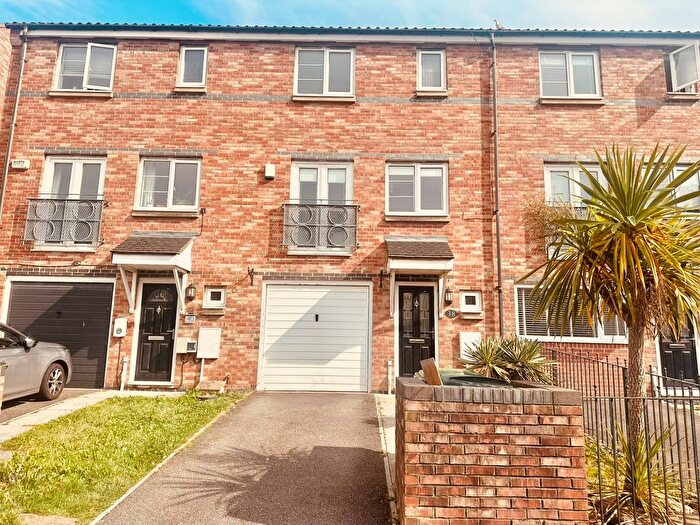 3 Bedroom Town House To Rent In St. Cuthberts Road Gateshead, NE8