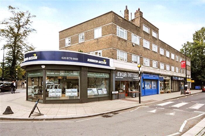 3 Bedroom Flat For Sale In Kirkdale Corner, Westwood Hill, London, SE26