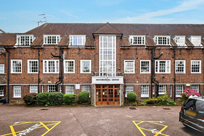 1 Bedroom Lodge For Sale In Corringham Road, London, NW11