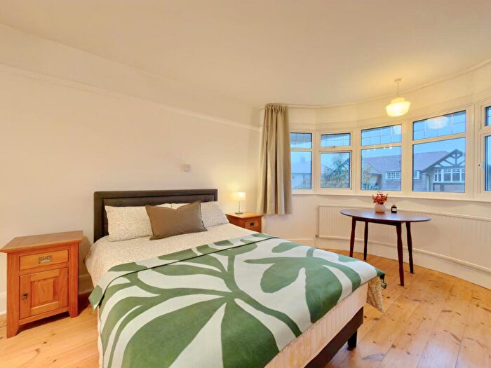 House Of Multiple Occupation To Rent In Lansdowne Road, Stanmore, Harrow, HA7