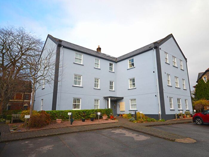 2 Bedroom Flat For Sale In Lower Monk Street, Abergavenny, NP7