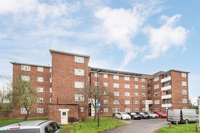 3 Bedroom Flat For Sale In Grange Court, Old Ruislip Road, Northolt, UB5