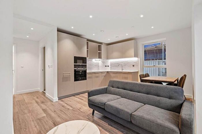 2 Bedroom Flat To Rent In Winchat House, Mary Neuner Road, N8