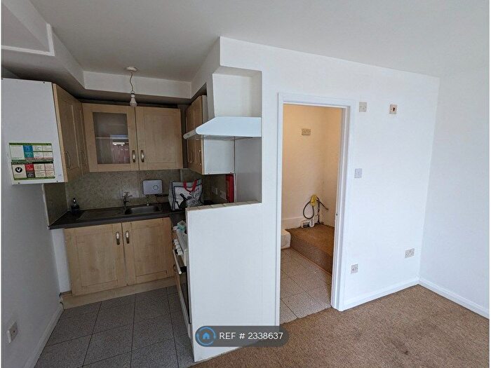 1 Bedroom Flat To Rent In Shaftesbury House, Dawlish, EX7