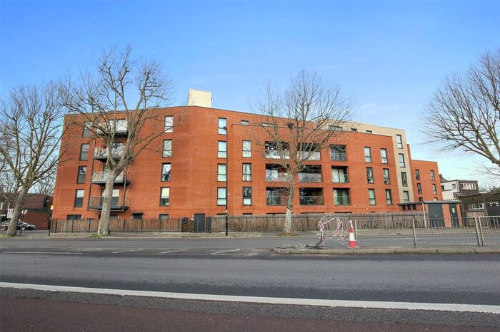 1 Bedroom Flat To Rent In Turner House, Mcmillan Street, London, SE8