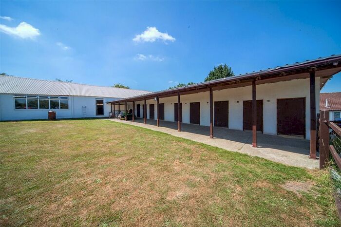 4 Bedroom Bungalow For Sale In Yelsted Road, Yelsted, Sittingbourne, Kent, ME9