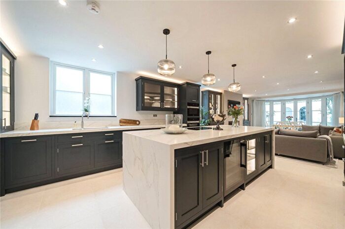 4 Bedroom Detached House To Rent In Oakwood Lane, London, W14