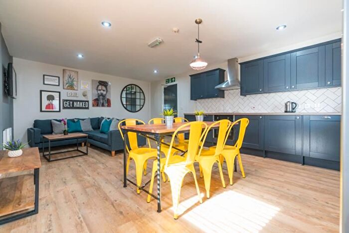 5 Bedroom Flat To Rent In Byron Street, Newcastle, NE2